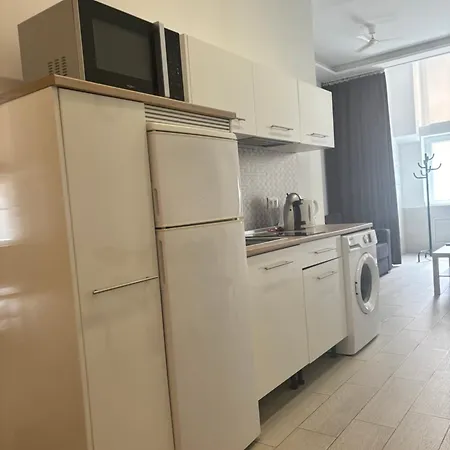 Estupendo Piso A 3 Min Estacion De Tren Maria Zambrano Y Bus Apartment *