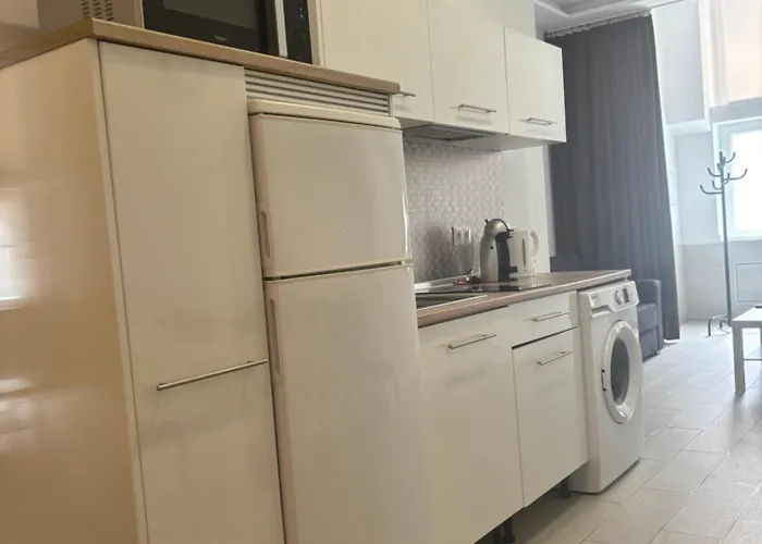 Estupendo Piso A 3 Min Estacion De Tren Maria Zambrano Y Bus Appartement *