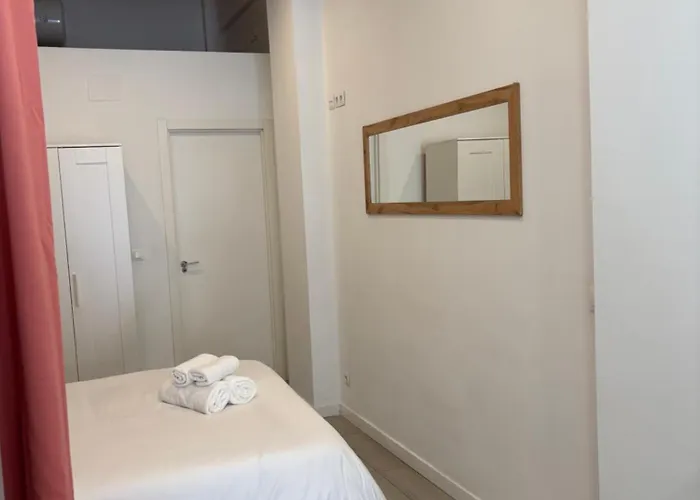 Estupendo Piso A 3 Min Estacion De Tren Maria Zambrano Y Bus Appartement *